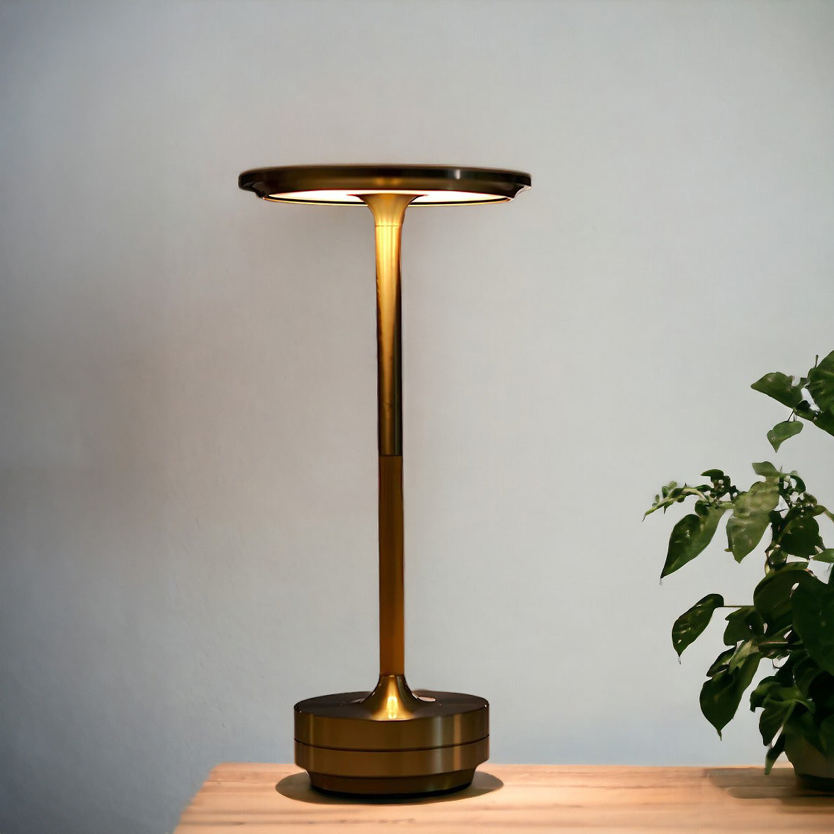 Cordless Modern Aura Table Lamp